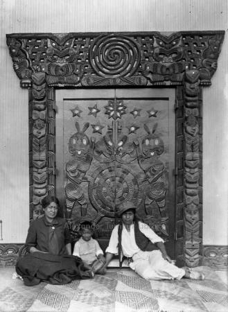  Carvings on a Maori door 